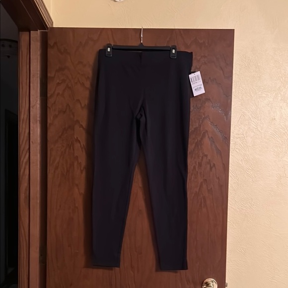 NWT - Utopia by HUE Black Leggings/Pants - Picture 1 of 6